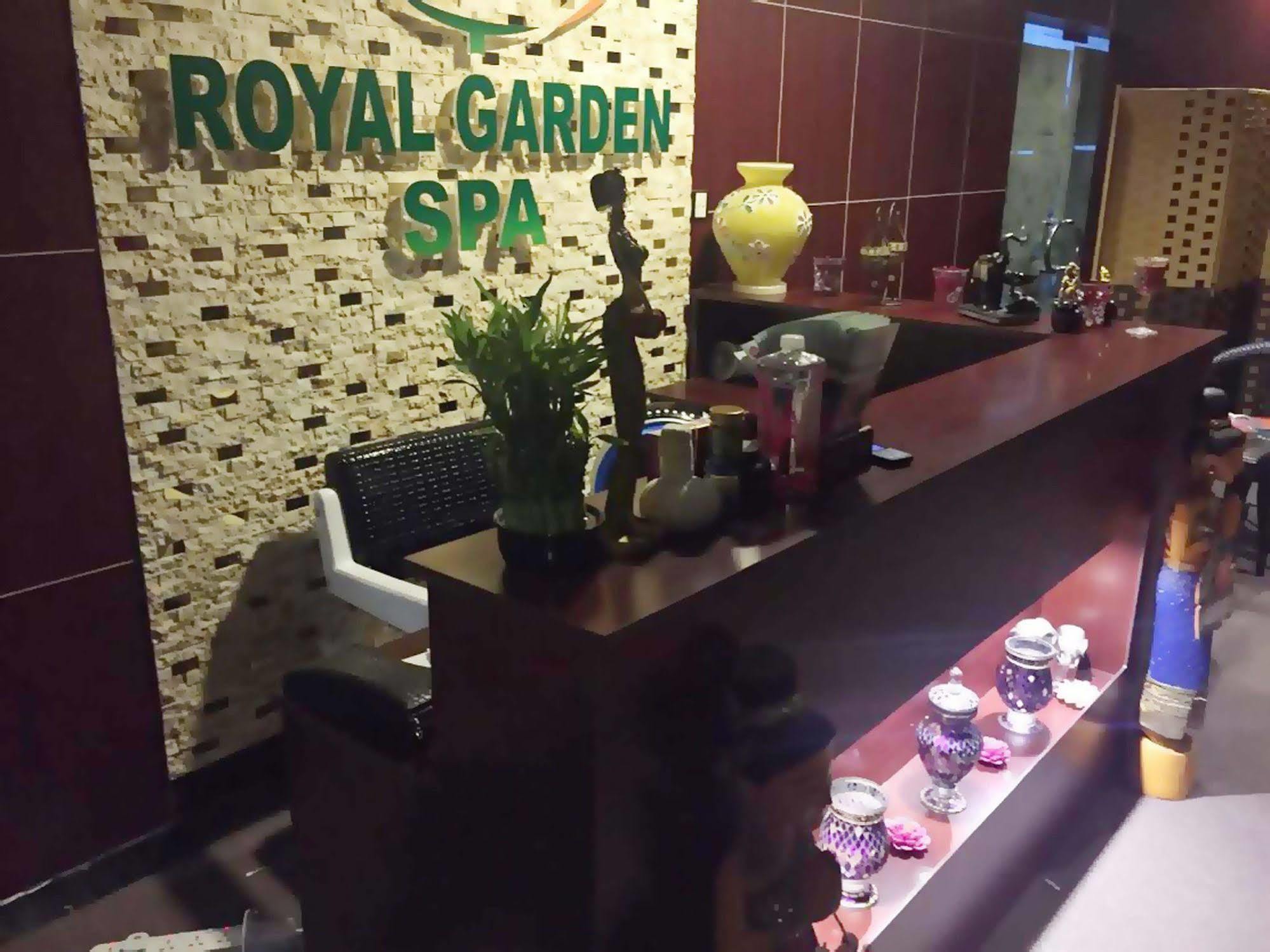 Royal Garden Hotel Dubai Exterior photo